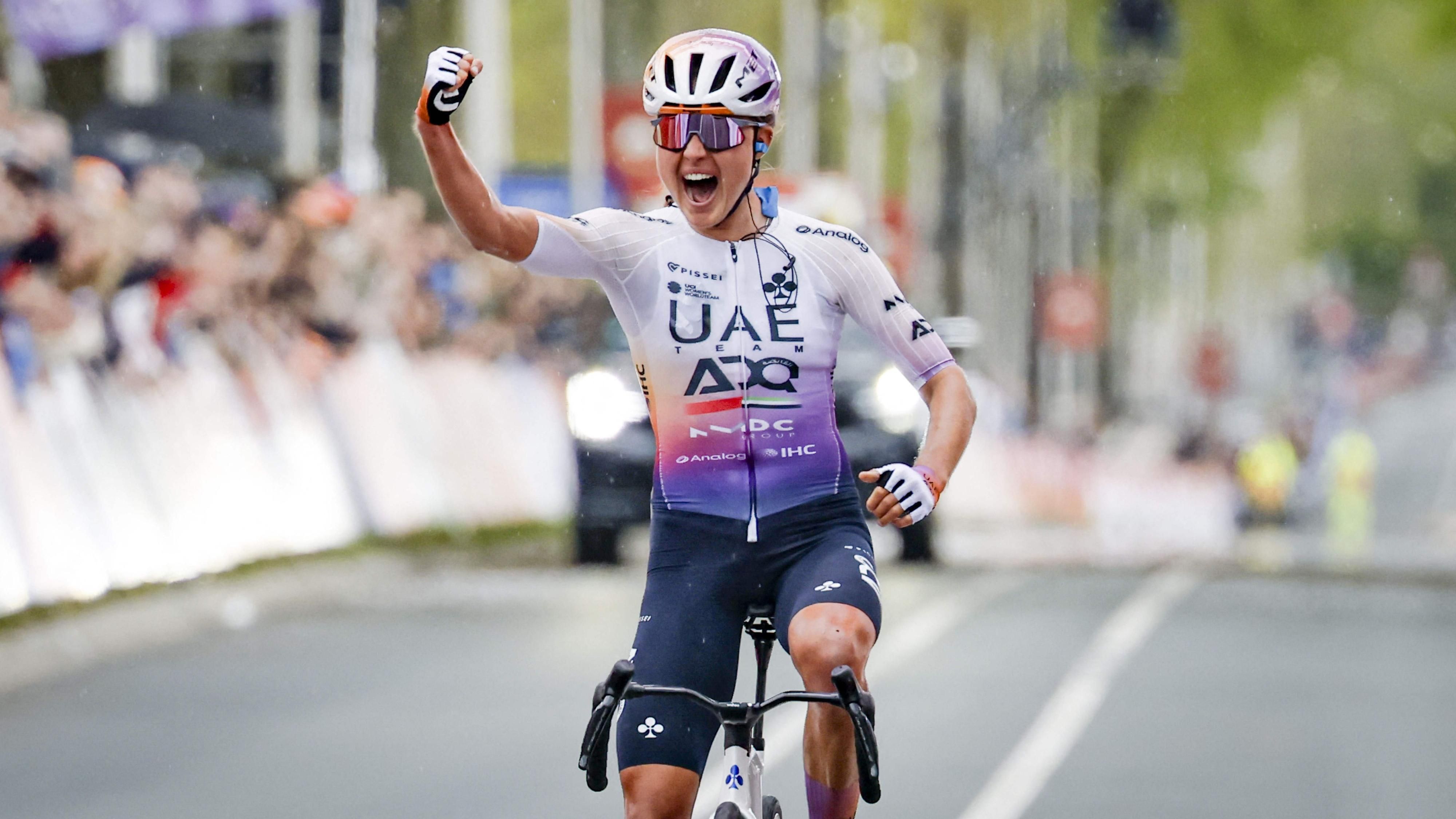 Paula Blasi logra un triunfo histórico en la Amstel Gold Race