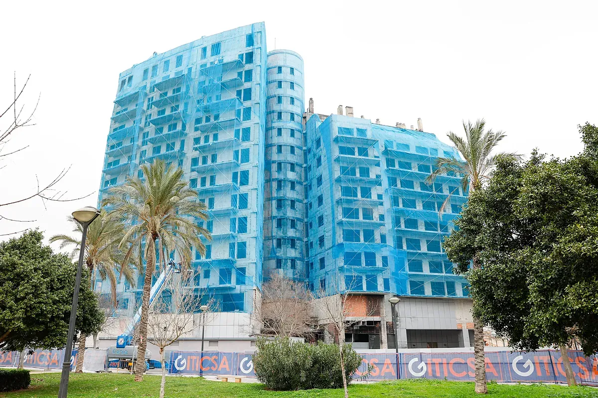 Los propietarios del edificio incendiado en Campanar piden que se reabra la investigación