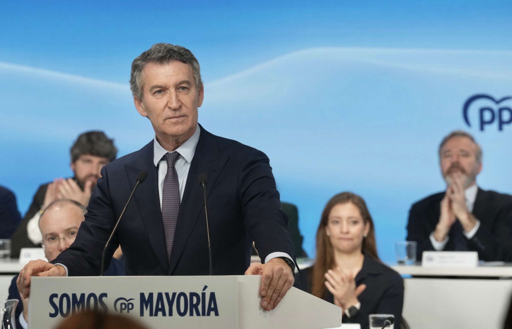 Feijóo coquetea con la moción de censura y presiona a los socios de Sánchez: “tienen que mover ficha”