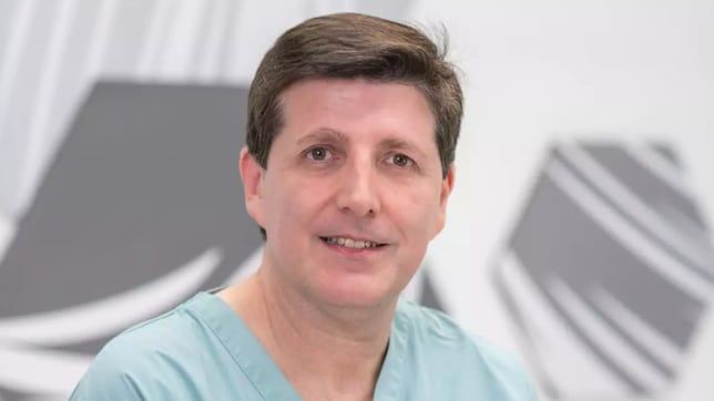 Ignacio Sevilla, médico experto capilar: "Su uso prolongado podría generar una alopecia traccional"