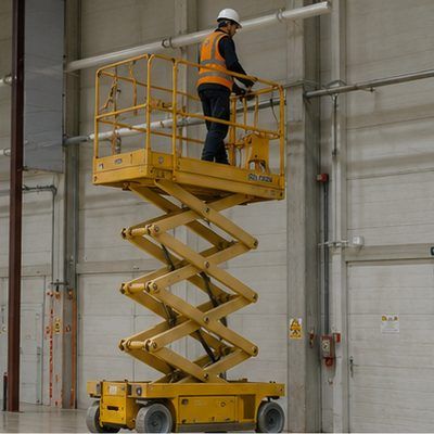 Curso aparatos elevadores: qué revisa una empresa antes de dejarte trabajar en obra o entorno técnico